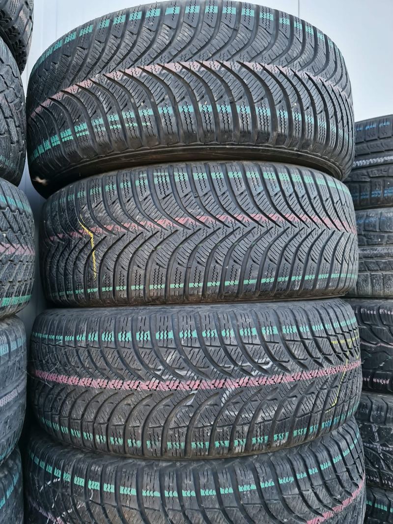 Anvelopă second-hand din stoc